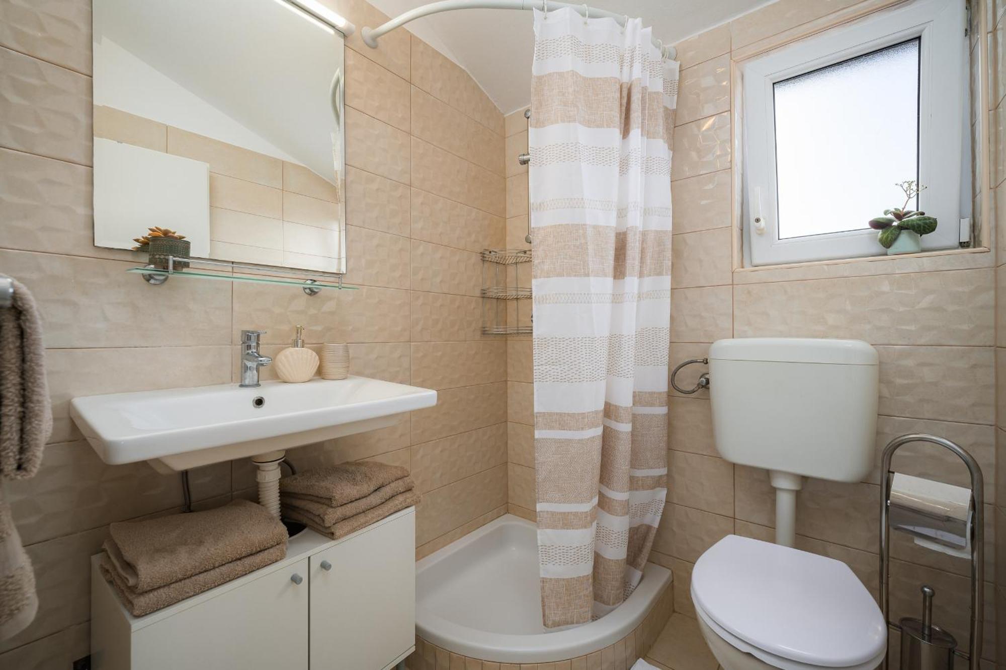 Charming Apartments Rose 1&2 With Pool Poreč Exteriör bild