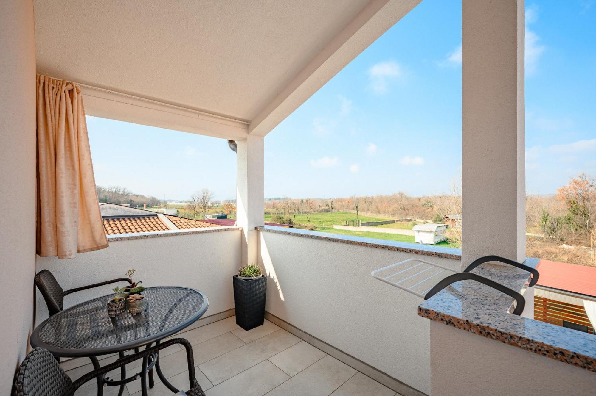 Charming Apartments Rose 1&2 With Pool Poreč Exteriör bild