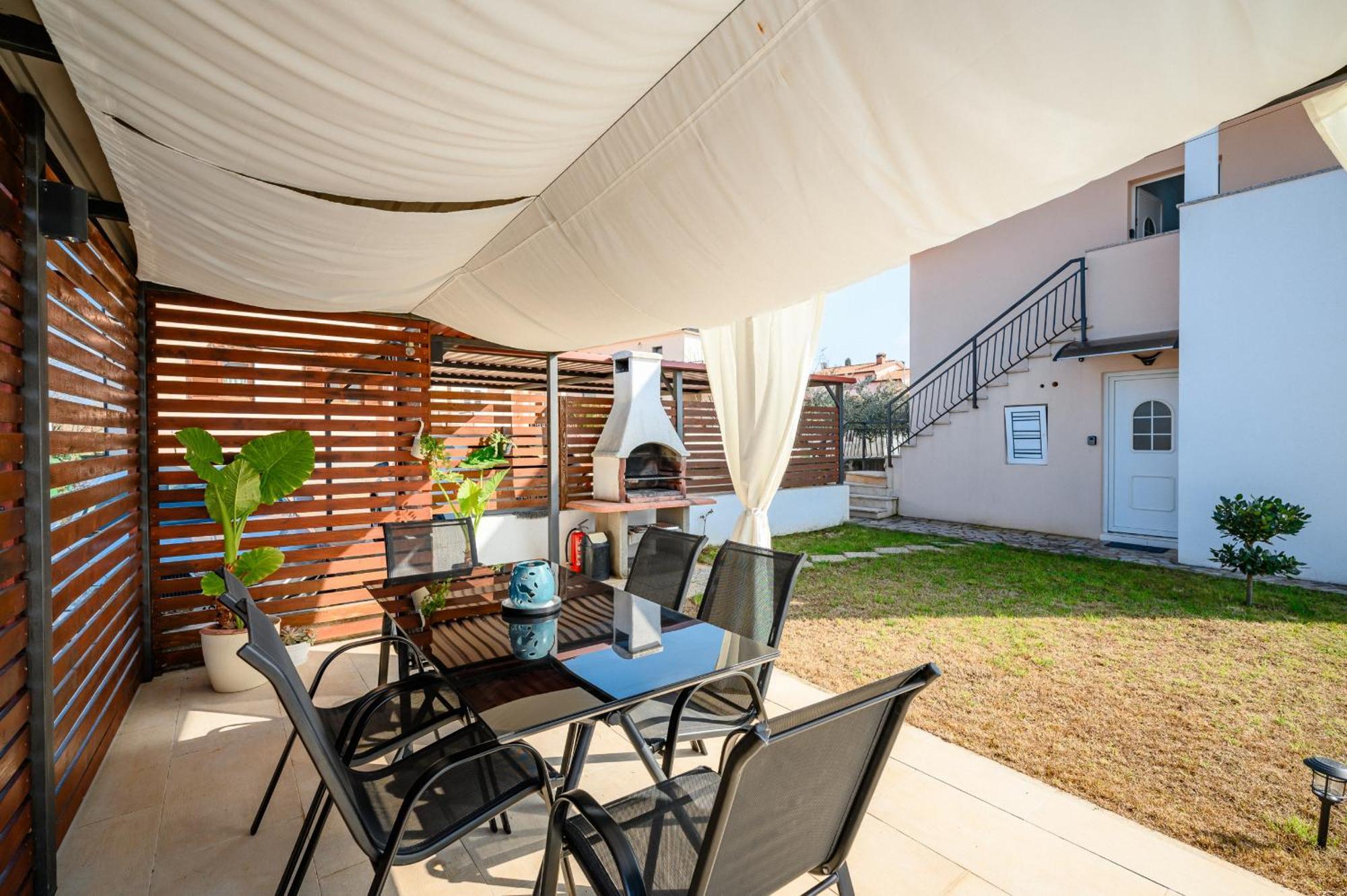 Charming Apartments Rose 1&2 With Pool Poreč Exteriör bild