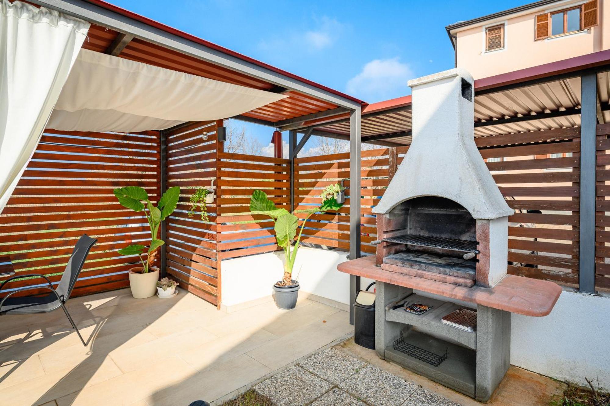 Charming Apartments Rose 1&2 With Pool Poreč Exteriör bild